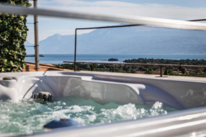  Antico Borgo B&B con SPA - Adults Only  Манерба Дель Гарда